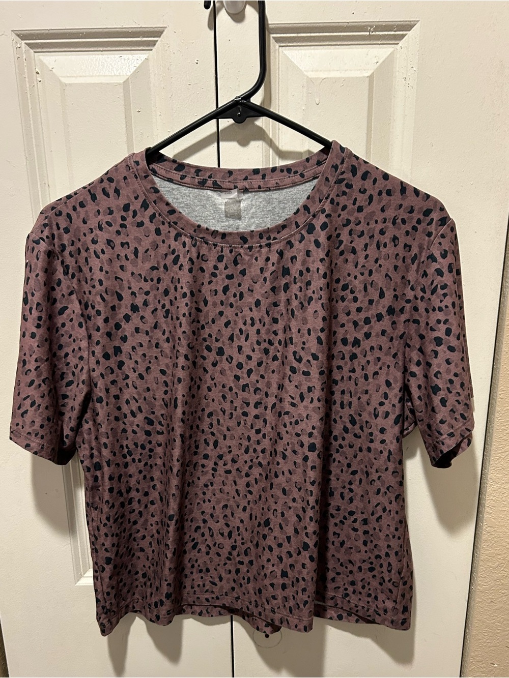 Beyond Yoga Animal Print Active Performance Soft Tee , Small
